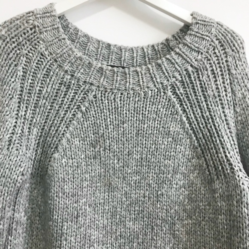 Ann Taylor chunky gray sweater, size M - Picture 4 of 6